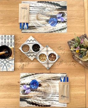 10 Tischsets Platzsets abwaschbar Kornblumen auf Treibholz von ARTIPICS mit kleinen Fehlern